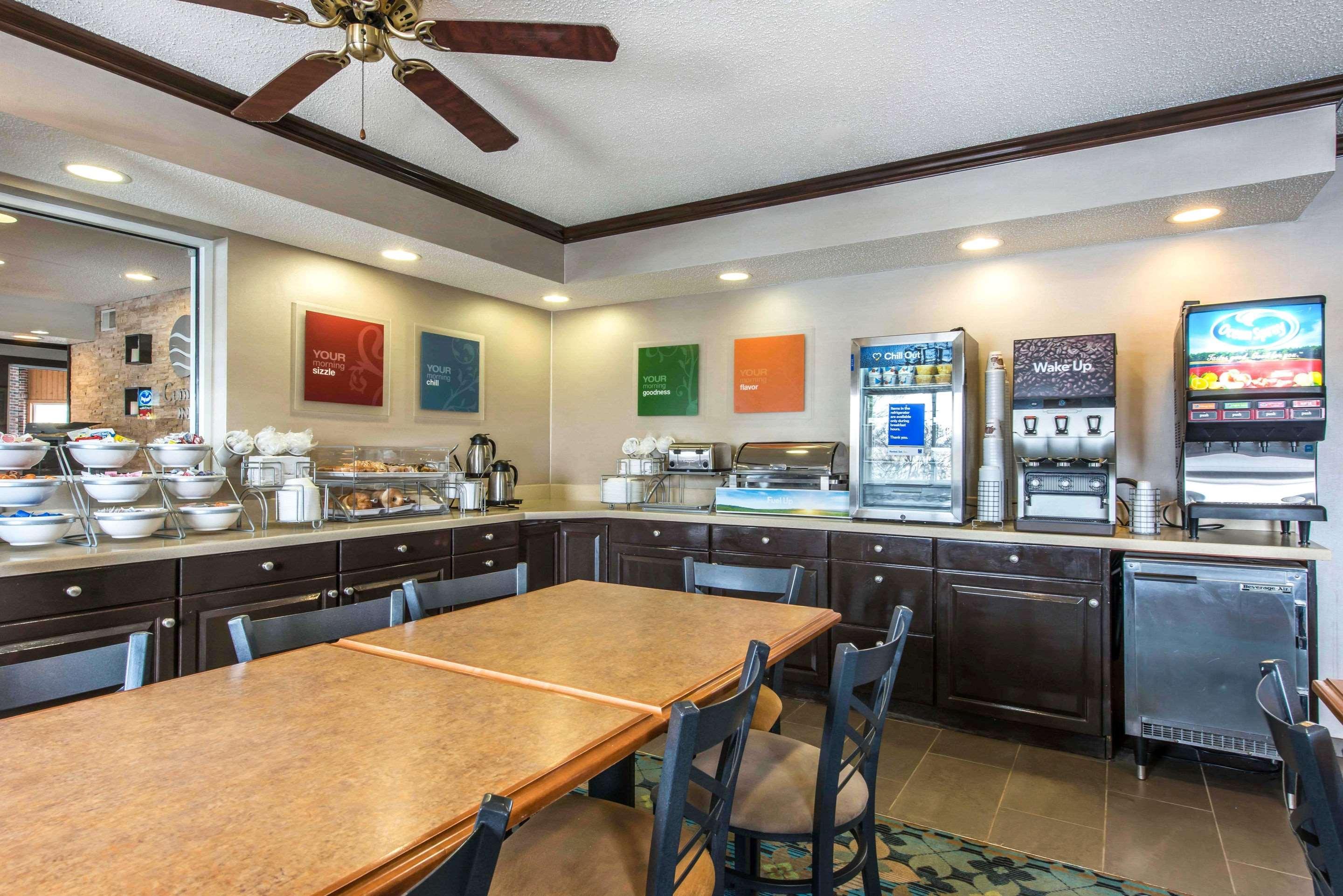 Weirton Comfort Inn מראה חיצוני תמונה